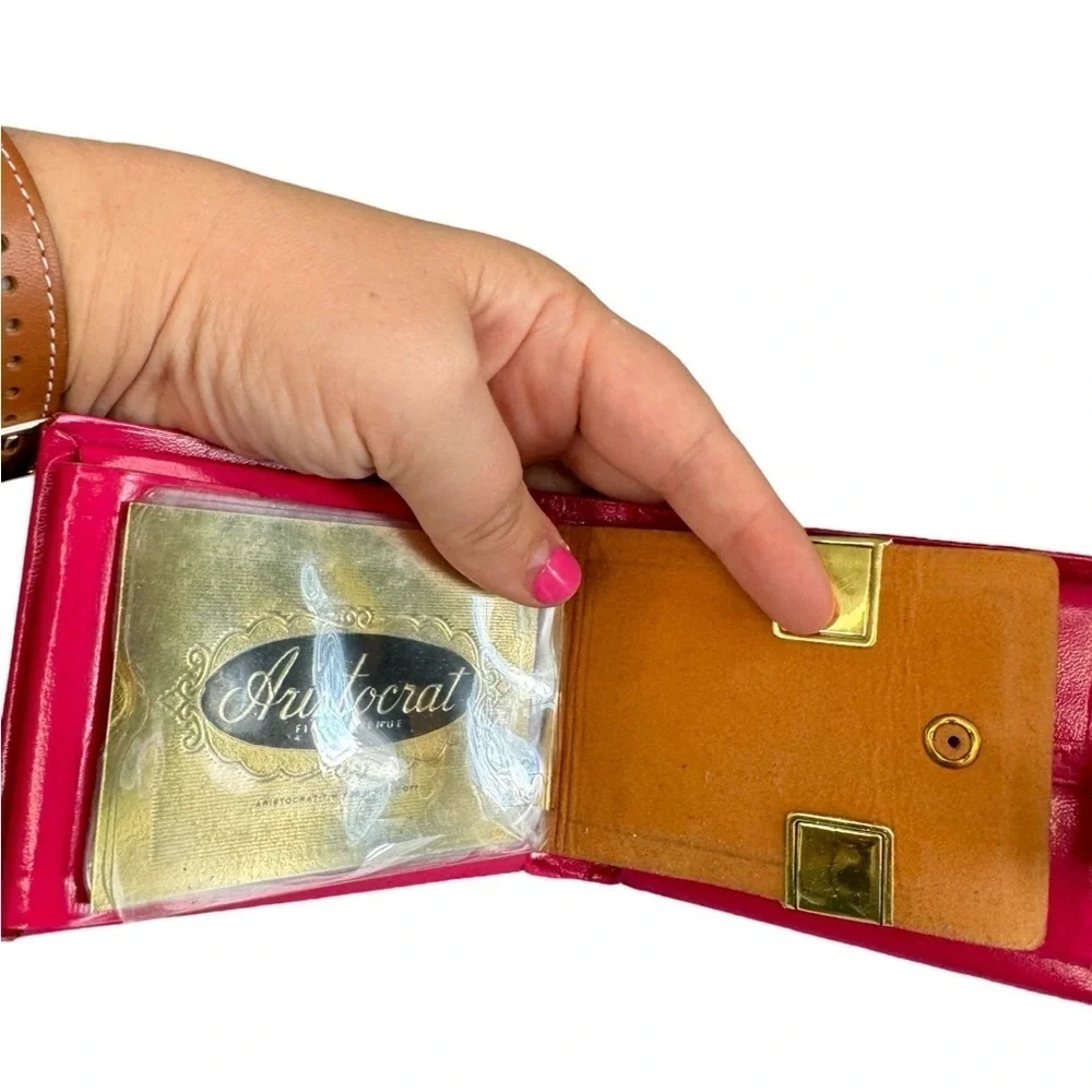Small Vintage Aristocrat Fifth Avenue Compact Hot Pink Wallet VGUC